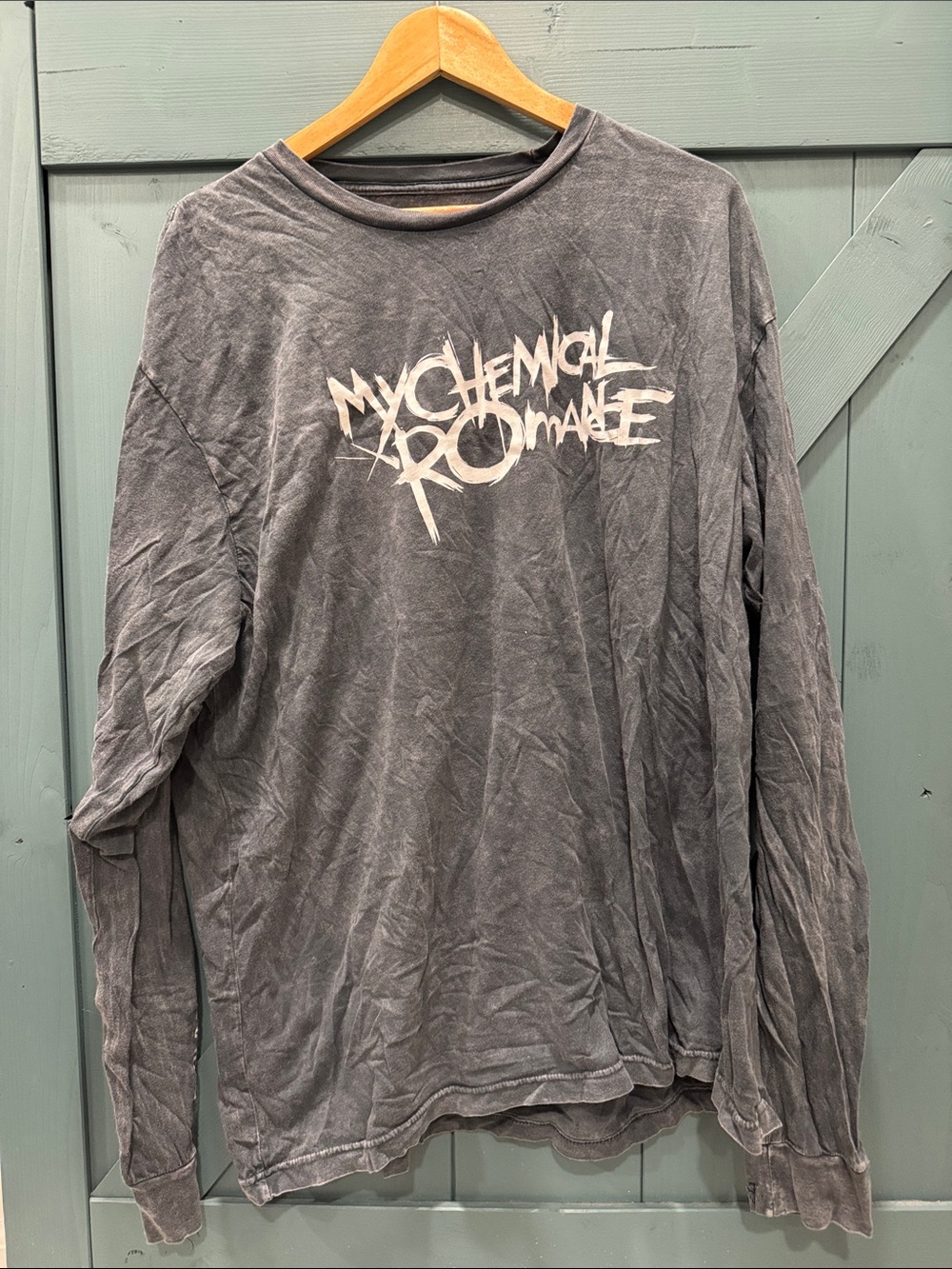 my chemical romance Men's Long-Sleeve distressed Graphic Shirt - Washed Gray
